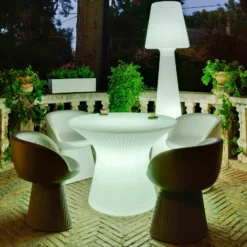 Mesa LED Newgarden Capri, altura 73 cm
