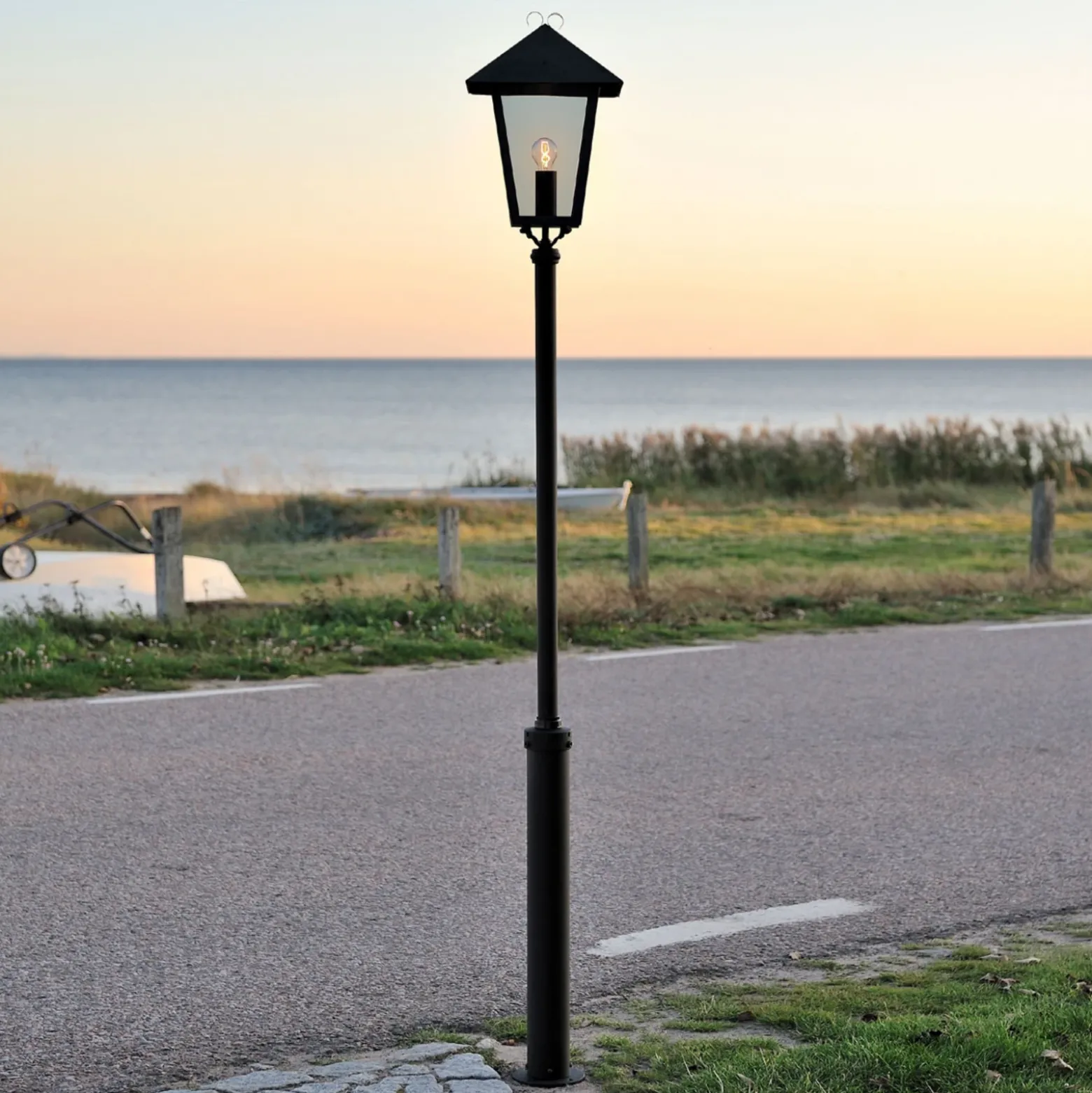 Moderna farola BENU
