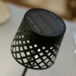 Newgarden Lámpara de mesa LED solar Gretita, negra, metal