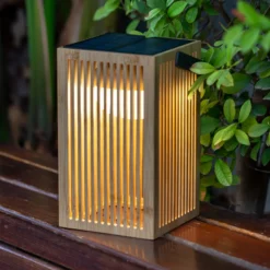 Newgarden Okinawa lámpara de mesa LED solar bambú