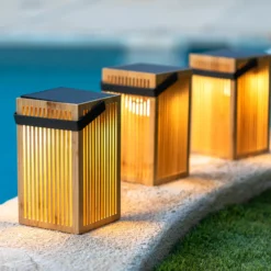 Newgarden Okinawa lámpara de mesa LED solar bambú