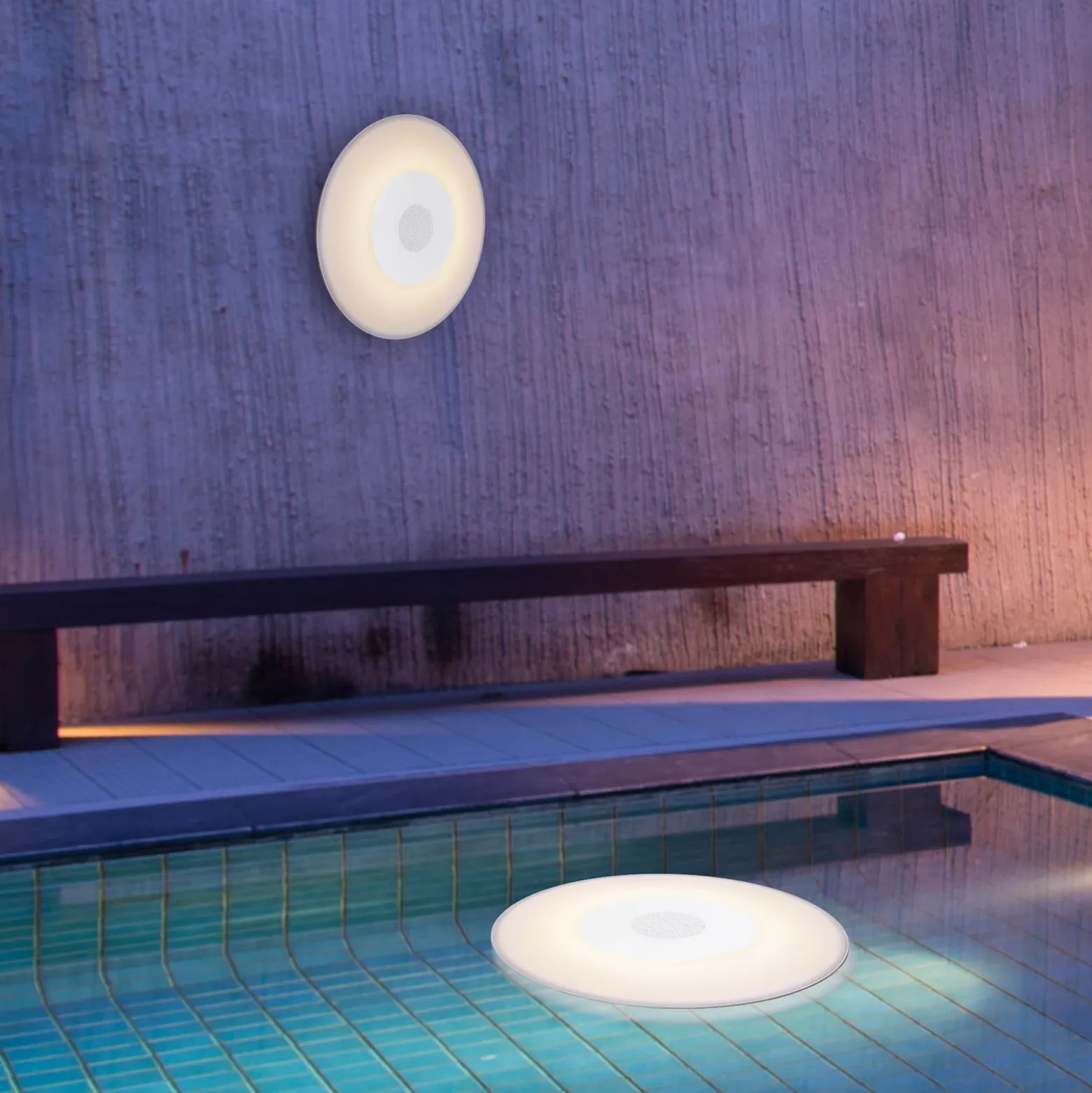 Newgarden Wally Play piscina batería RGBW Speaker