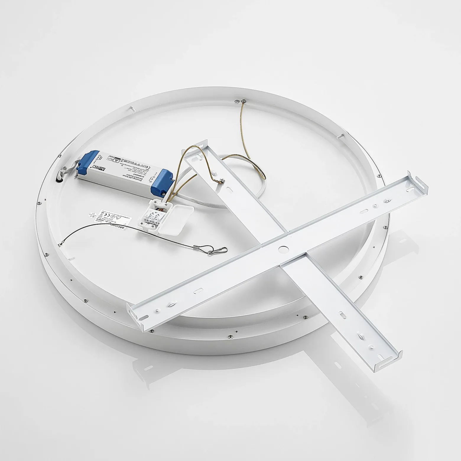 Plafón LED Arcchio Vivy, Ø 58 cm, blanca, metal