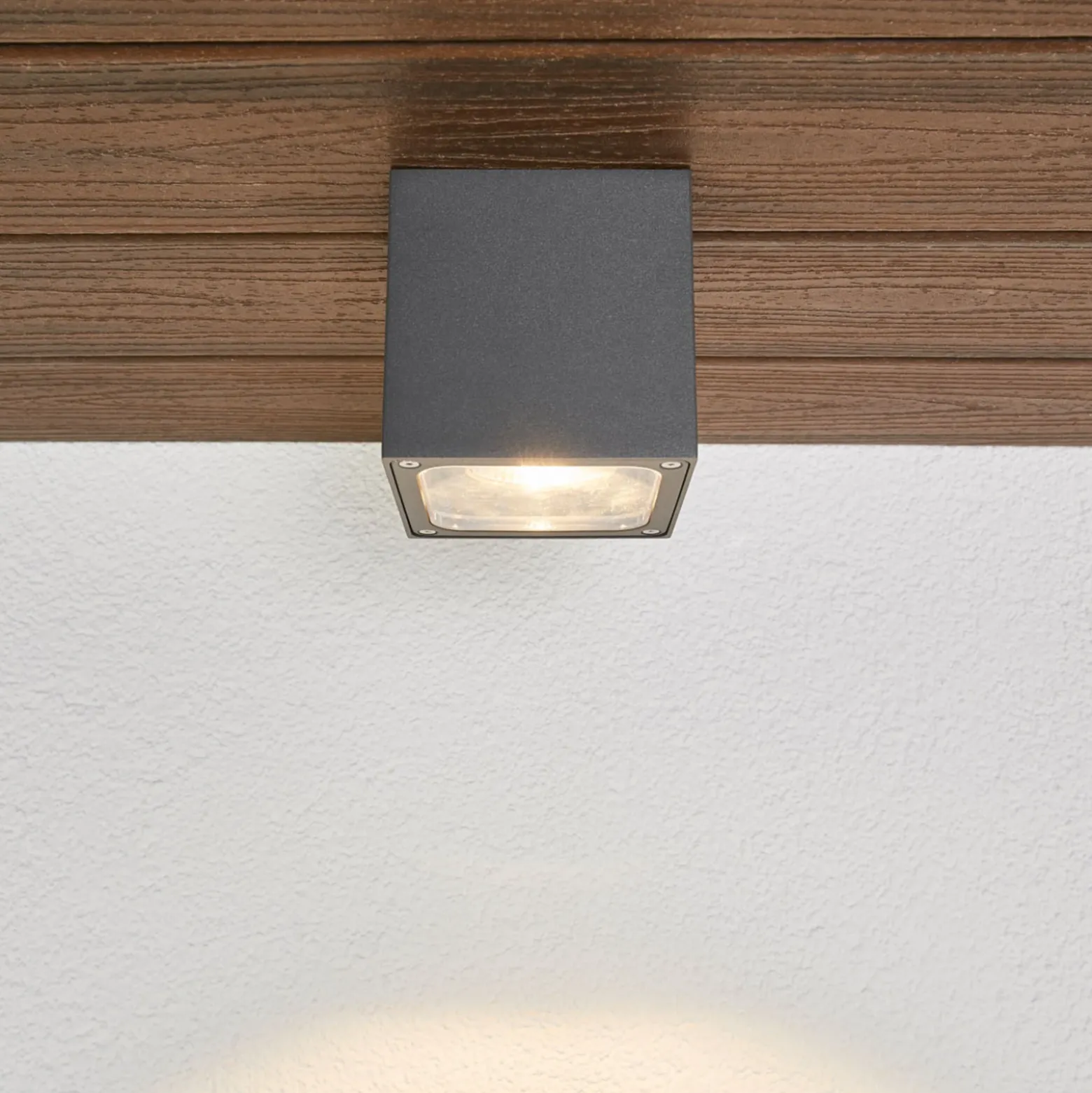 Plafón LED Lucande Tanea, 12 x 12 cm, gris oscuro, IP54