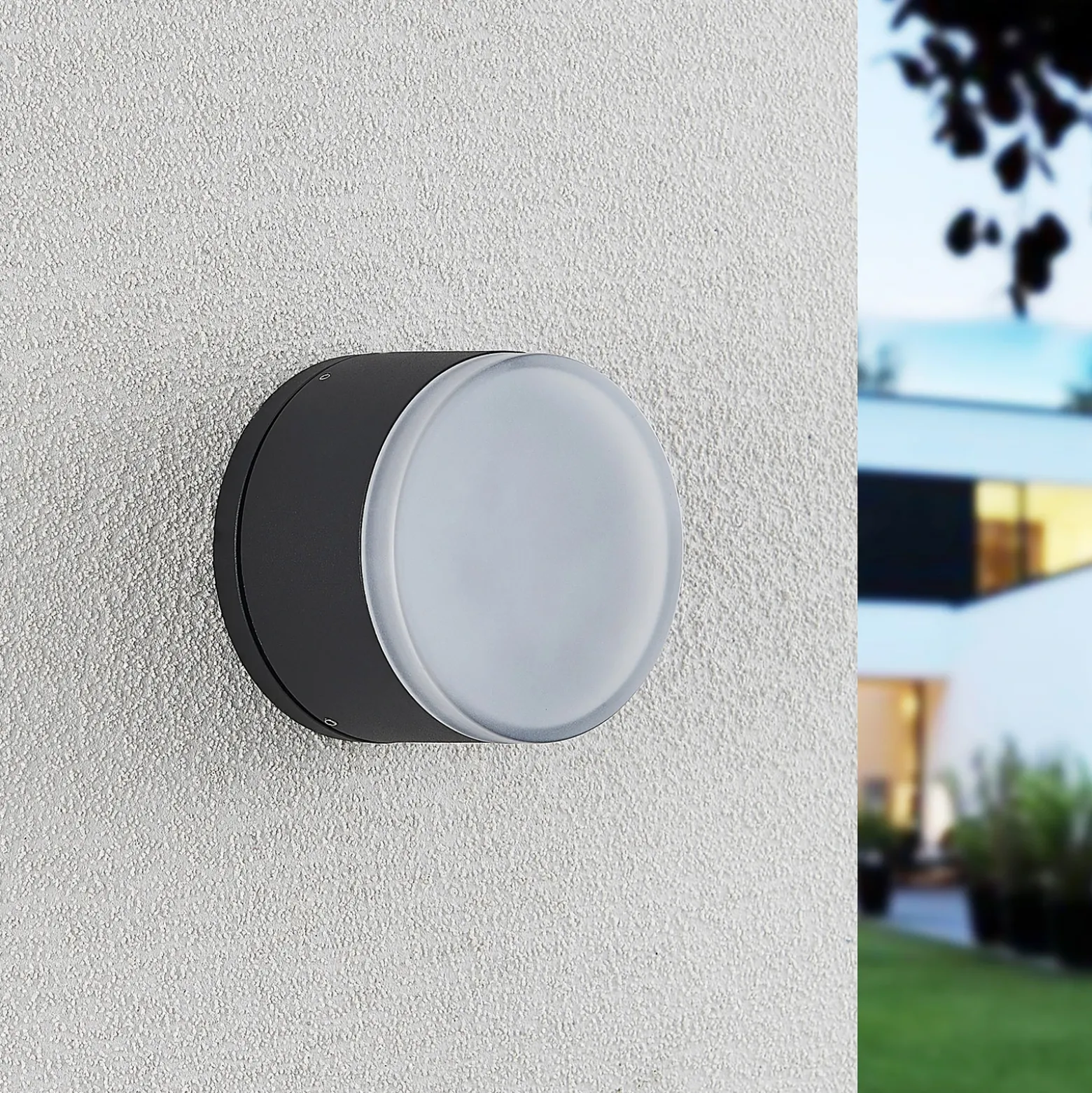 Plafón LED para exterior Lindby Mathea, cilíndrico