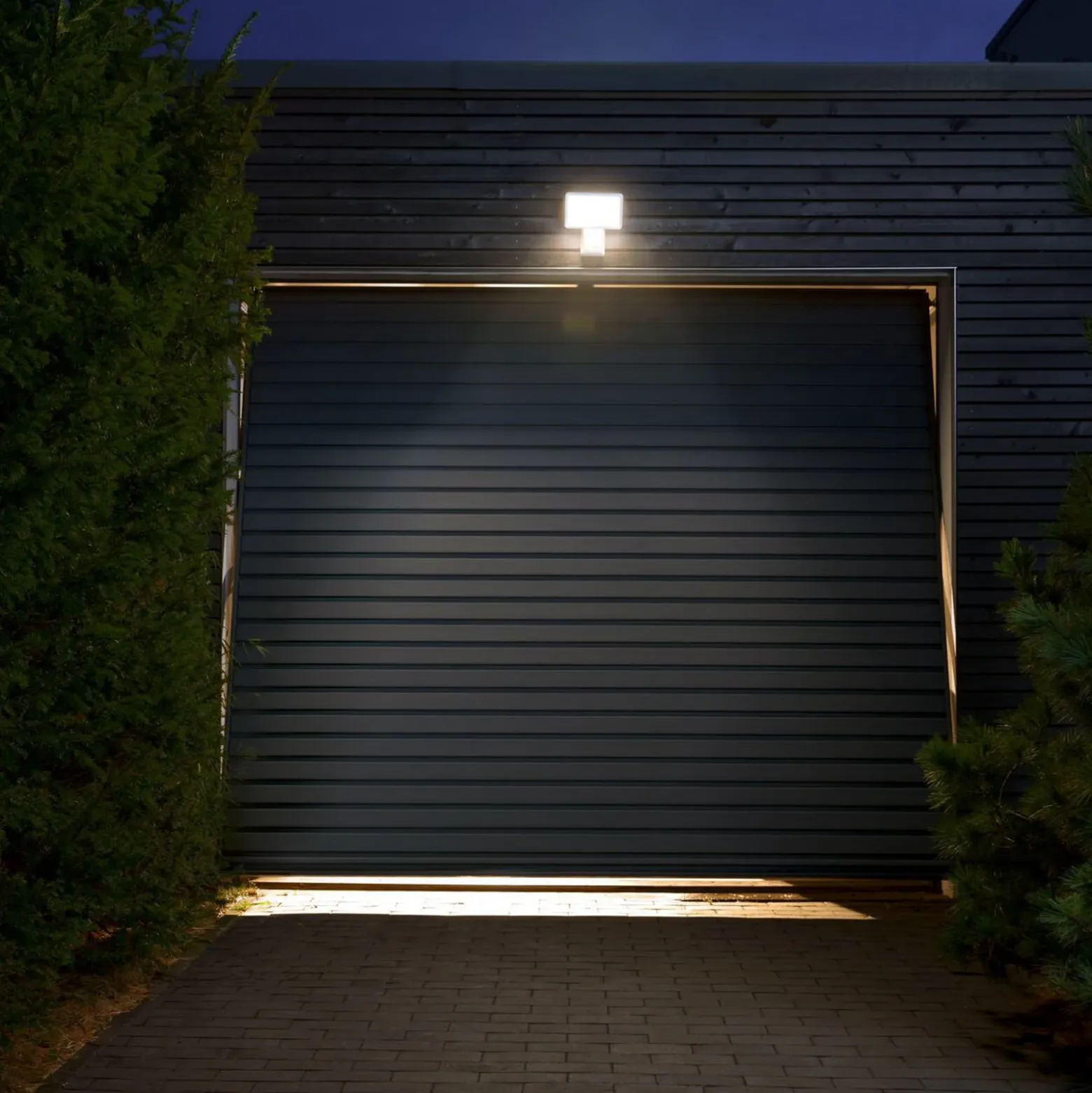 Proyector LED con sensor para foco exterior ENDURA PRO FLOOD de OSRAM, blanco,