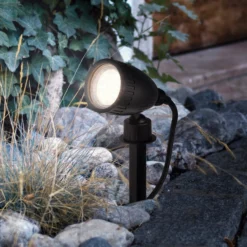 Reflector elegante con pica de tierra LED Nema