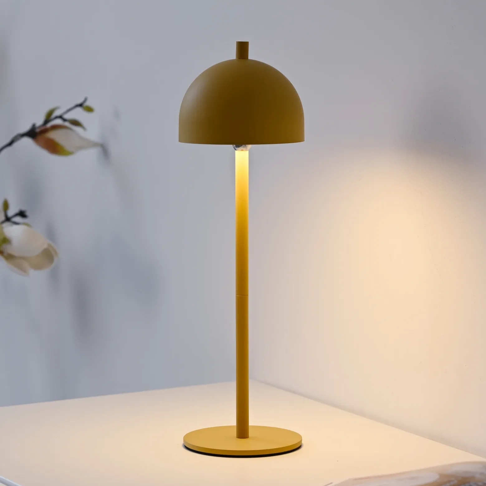 SCHÖNER WOHNEN Lámpara de mesa LED recargable Bellies, Blütenzauber IP54