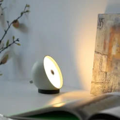 SCHÖNER WOHNEN Lámpara de mesa LED recargable Bellies, despertar primaveral