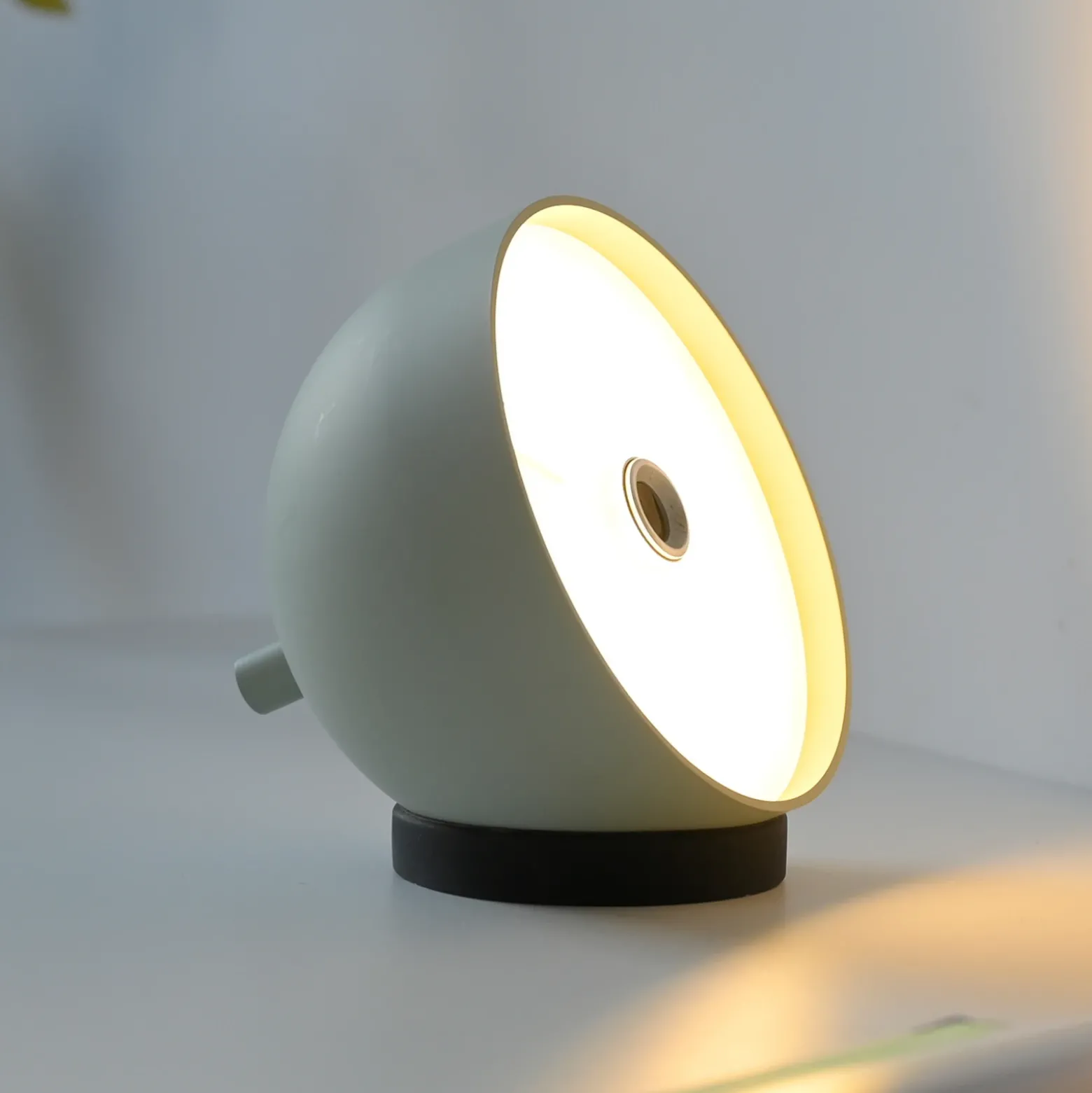 SCHÖNER WOHNEN Lámpara de mesa LED recargable Bellies, despertar primaveral
