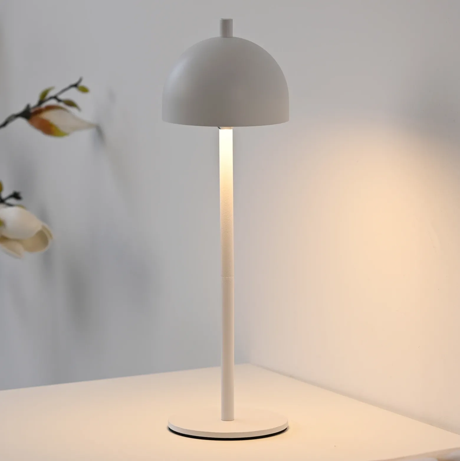SCHÖNER WOHNEN Lámpara de mesa LED recargable Bellies, blanca, IP54