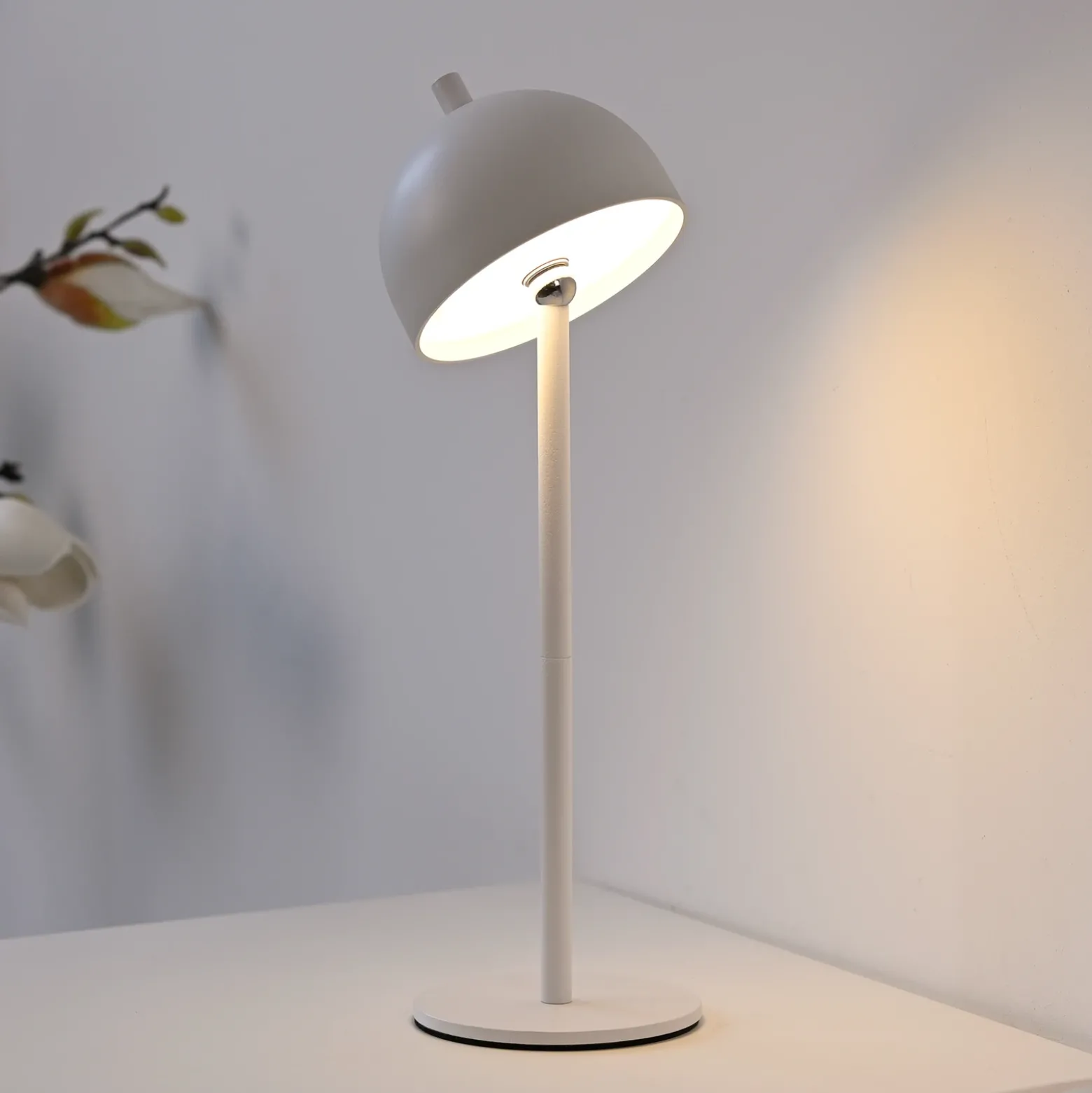 SCHÖNER WOHNEN Lámpara de mesa LED recargable Bellies, blanca, IP54