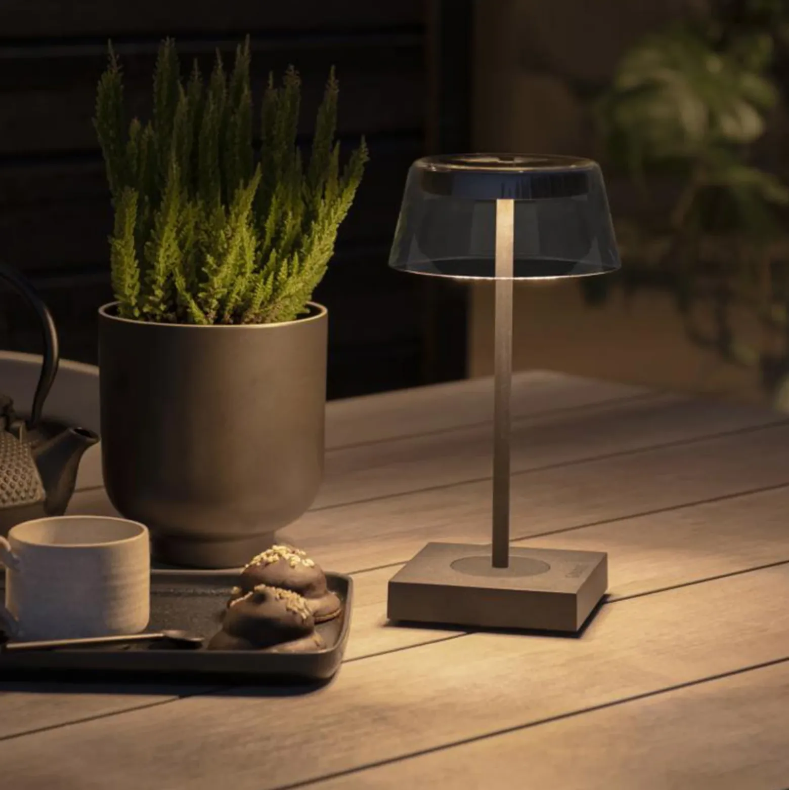 Scilla lámpara de mesa LED con USB, negro
