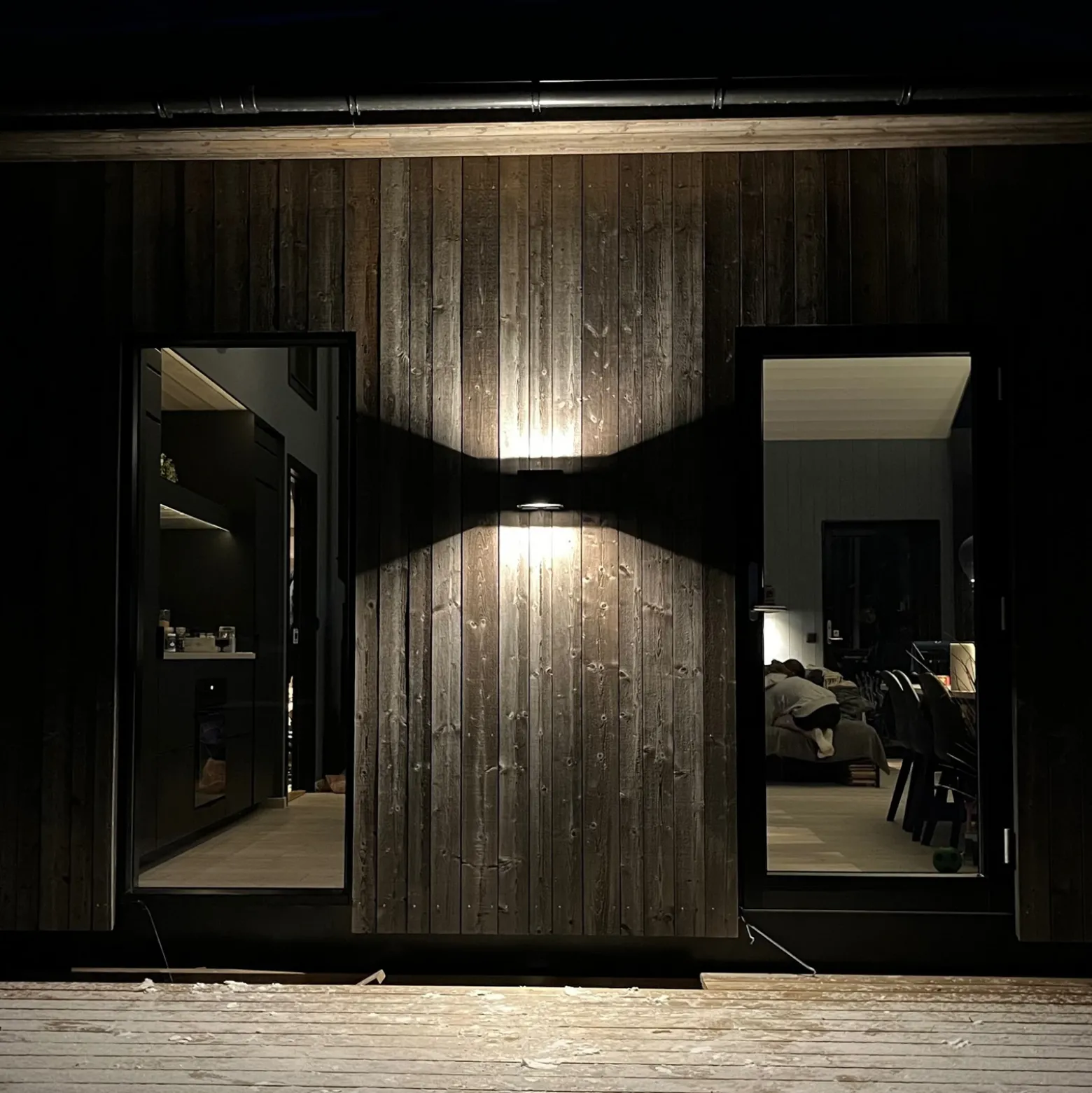 SLC Shadow aplique LED exterior up/down 2 x Schuko