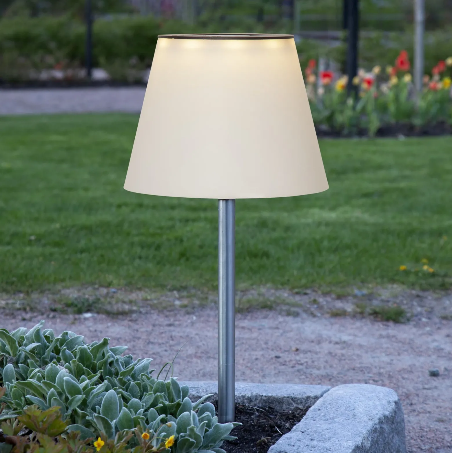 Solini lámpara LED con pica, blanca/plateada, altura 90 cm