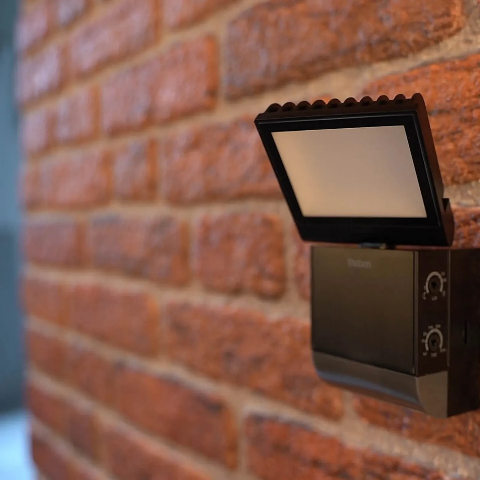 Theben Aplique LED para exterior theLeda S8-100, negro, sensor